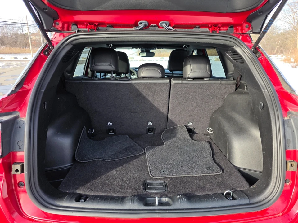 2023 Jeep Compass - Image 17 of 19