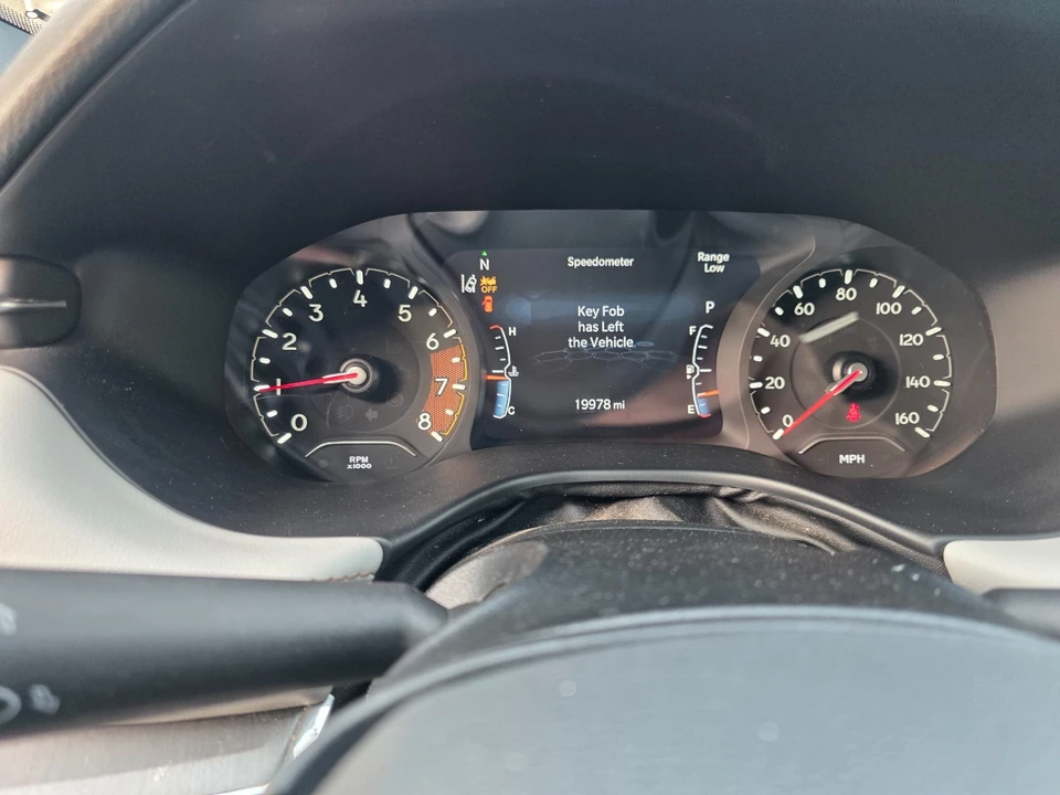 2023 Jeep Compass - Image 11 of 19