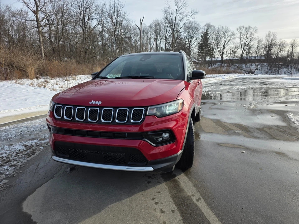 2023 Jeep Compass - Image 3 of 19