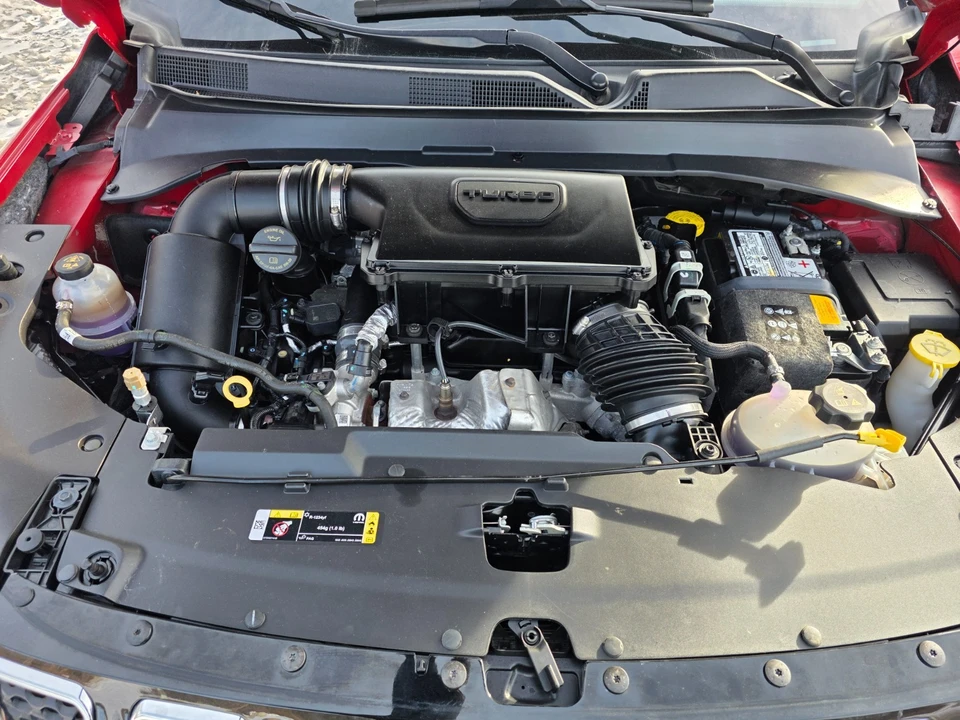 2023 Jeep Compass - Image 18 of 19