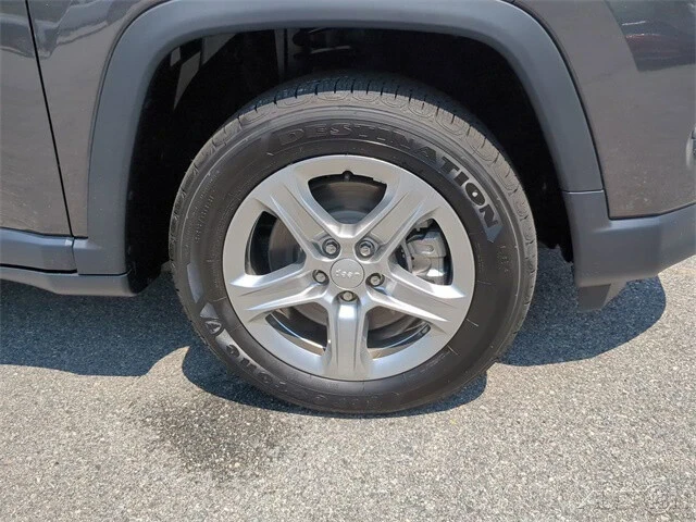 2023 Jeep Compass - Image 11 of 12
