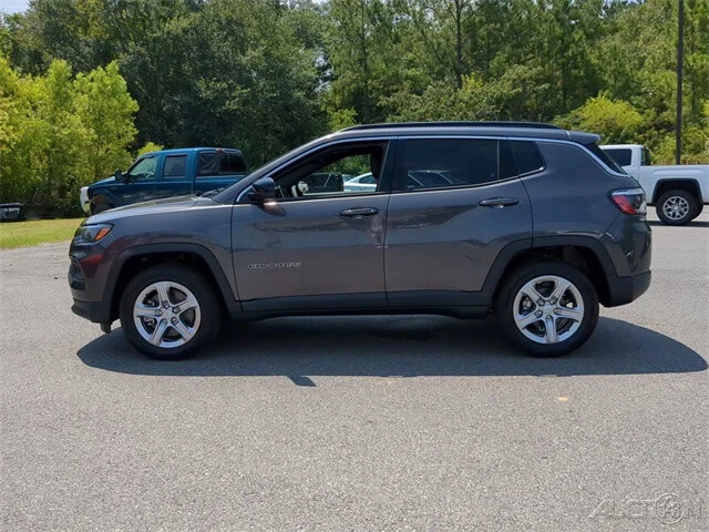 2023 Jeep Compass - Image 7 of 12