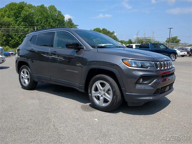 2023 Jeep Compass - Image 2 of 12