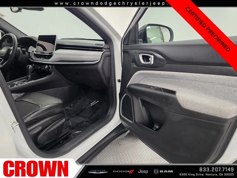 2023 Jeep Compass - Image 10 of 12