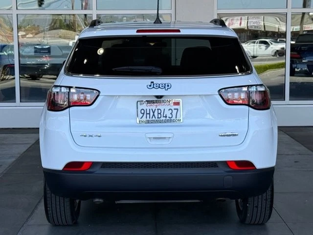 2023 Jeep Compass - Image 12 of 21