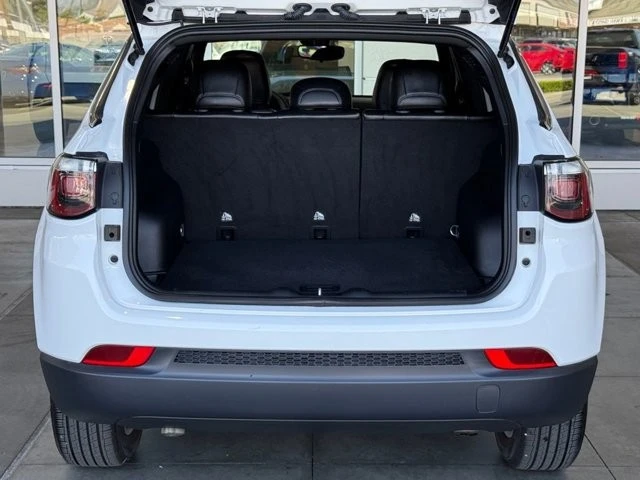 2023 Jeep Compass - Image 15 of 21