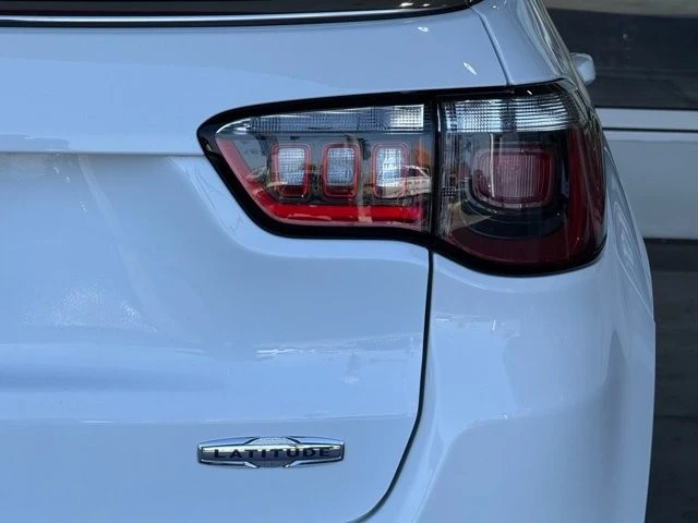 2023 Jeep Compass - Image 14 of 21