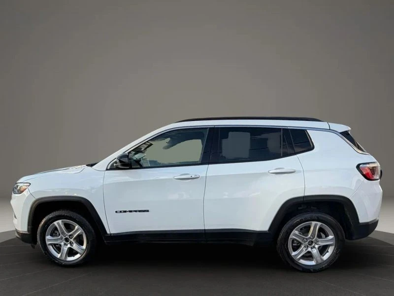 2023 Jeep Compass - Image 8 of 12