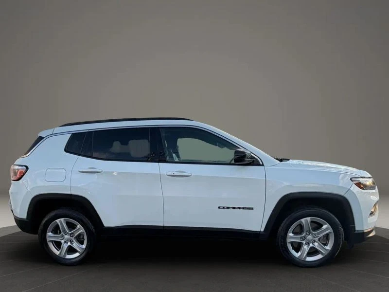 2023 Jeep Compass - Image 4 of 12
