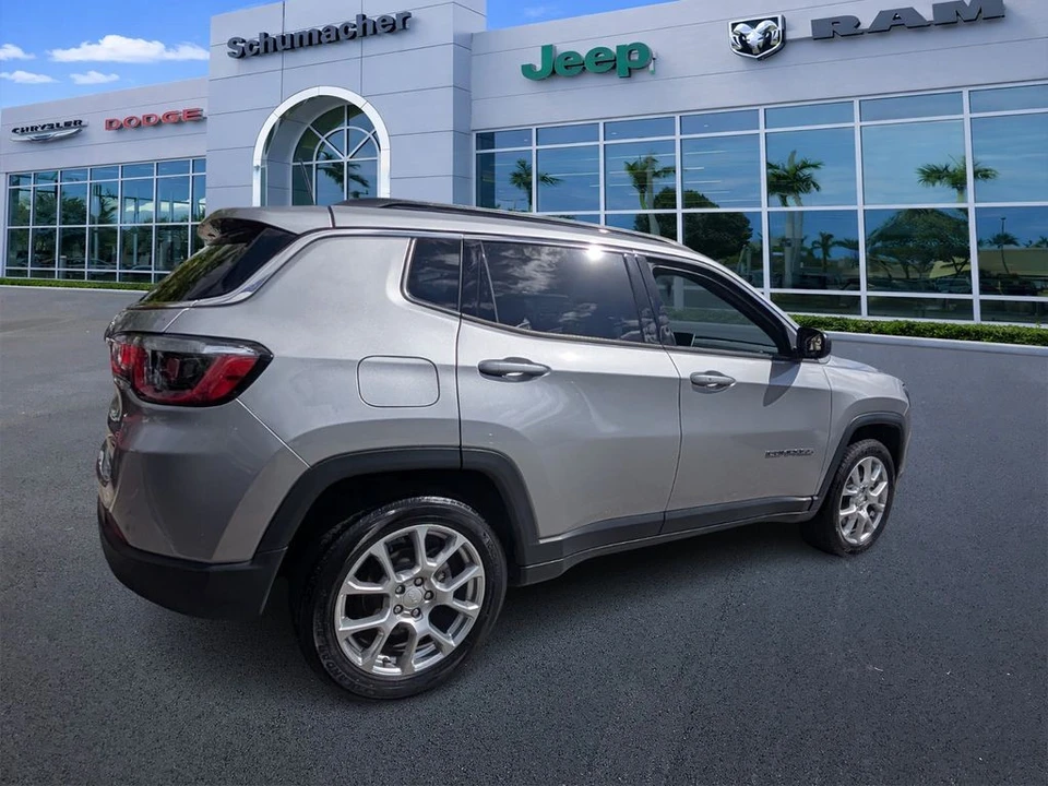 2023 Jeep Compass - Image 7 of 21
