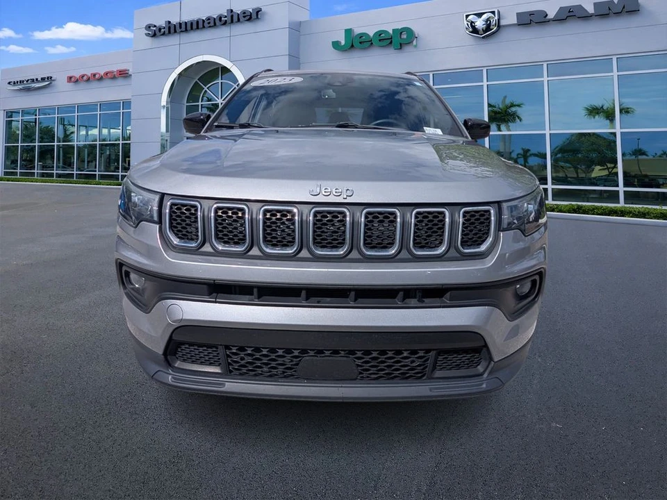 2023 Jeep Compass - Image 2 of 21