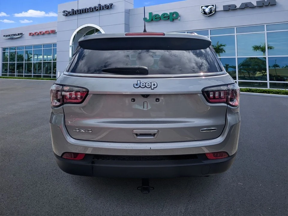 2023 Jeep Compass - Image 6 of 21