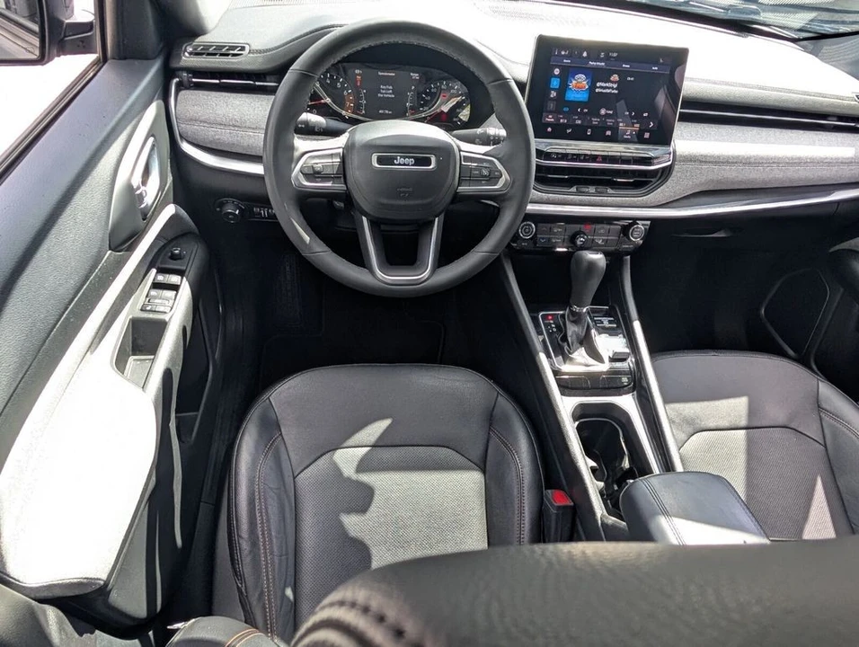 2023 Jeep Compass - Image 14 of 21
