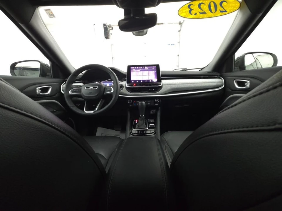 2023 Jeep Compass - Image 2 of 12