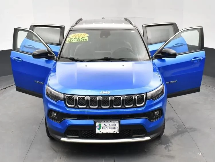 2023 Jeep Compass - Image 10 of 12