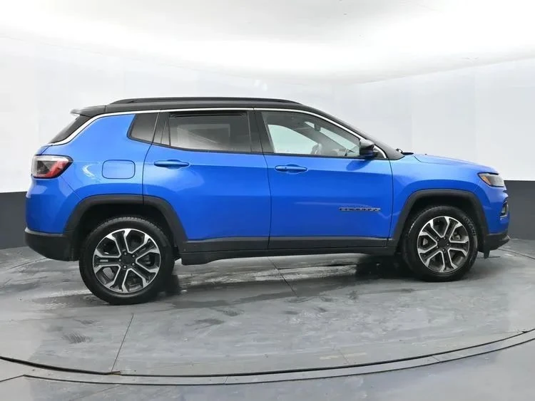 2023 Jeep Compass - Image 4 of 12