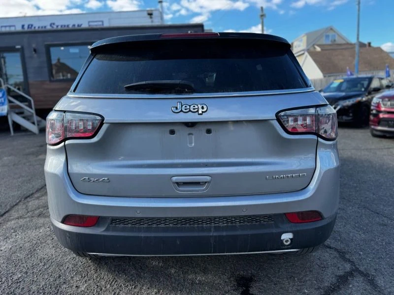 2023 Jeep Compass - Image 9 of 12
