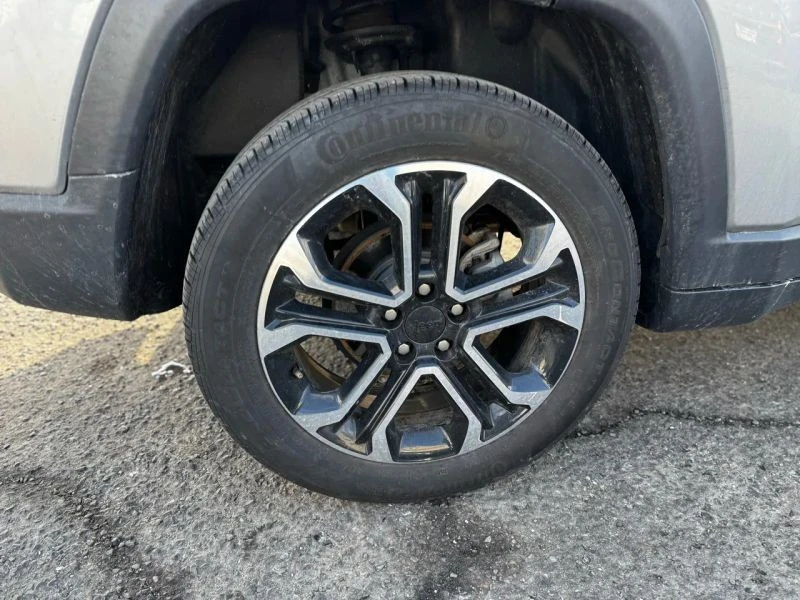 2023 Jeep Compass - Image 11 of 12