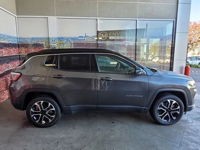 2023 Jeep Compass - Image 4 of 12