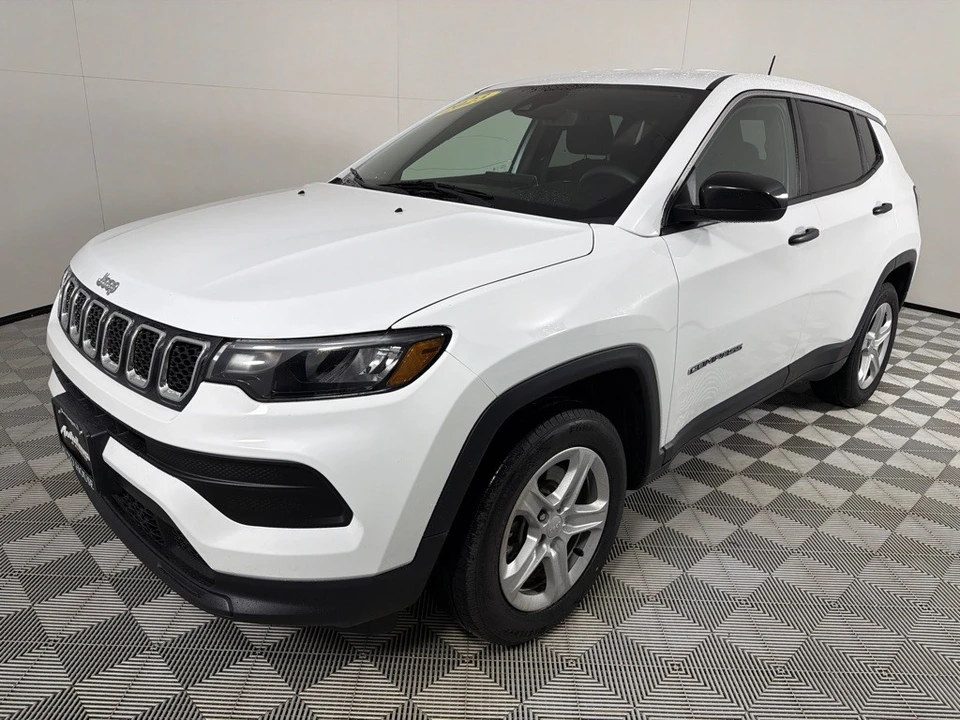 2023 Jeep Compass - Image 9 of 21