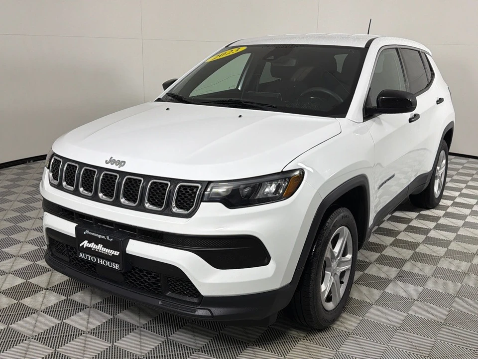 2023 Jeep Compass - Image 10 of 21