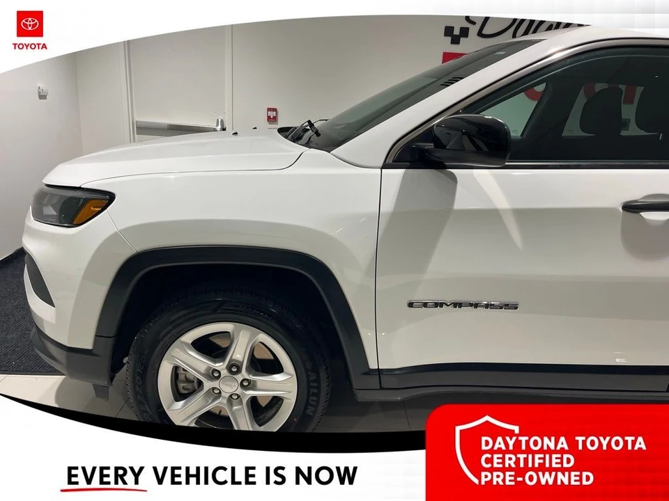 2023 Jeep Compass - Image 10 of 12