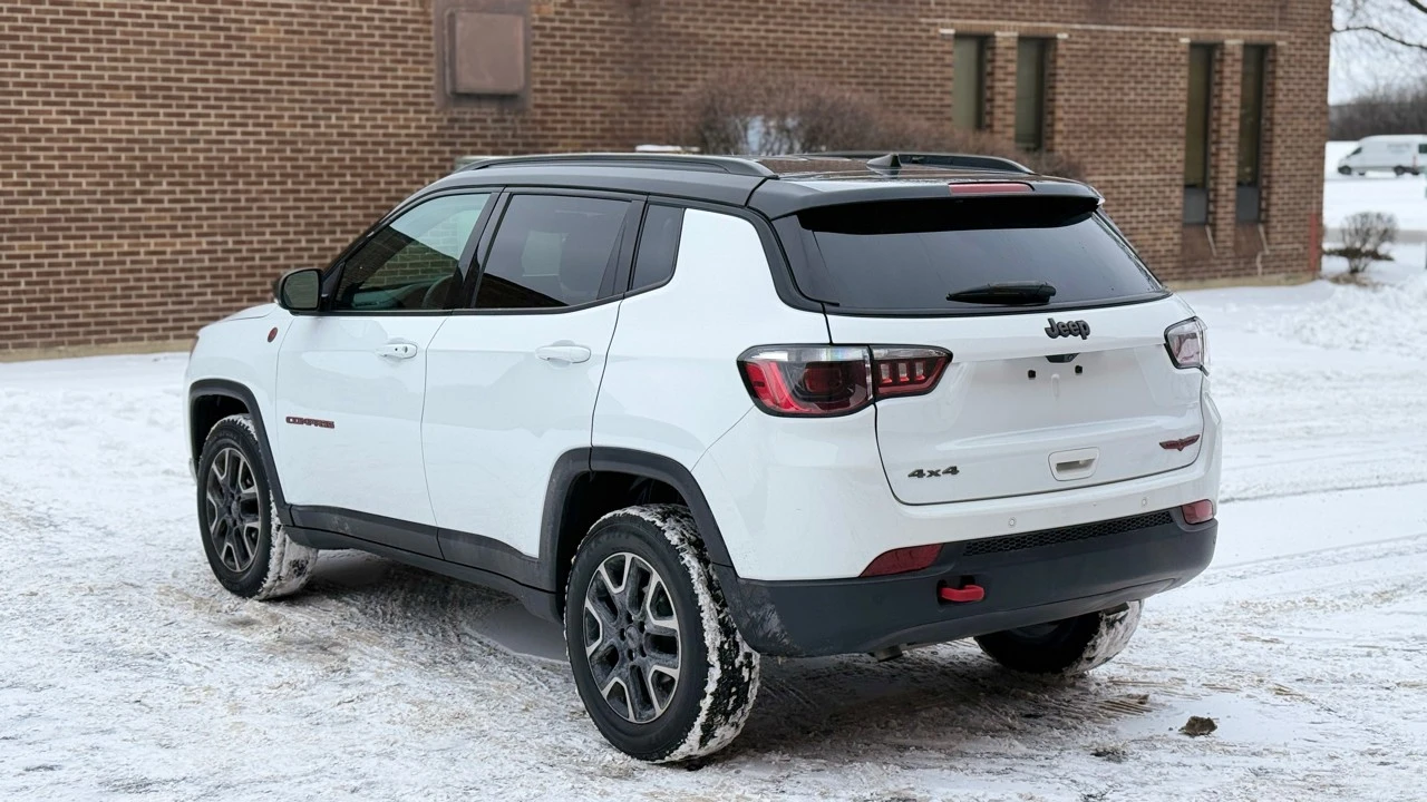 2023 Jeep Compass - Image 4 of 21