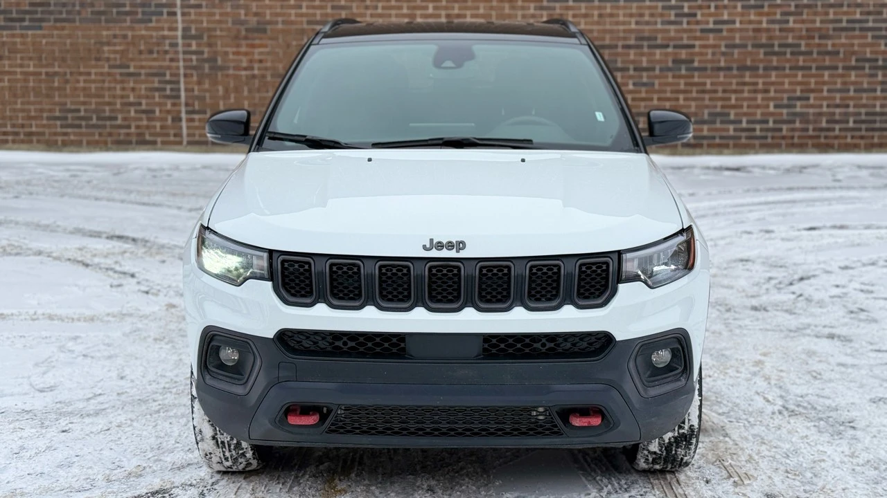 2023 Jeep Compass - Image 2 of 21