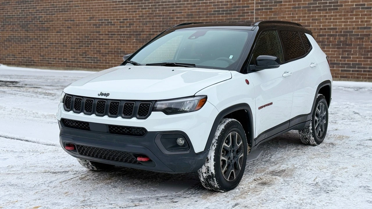 2023 Jeep Compass - Image 3 of 21