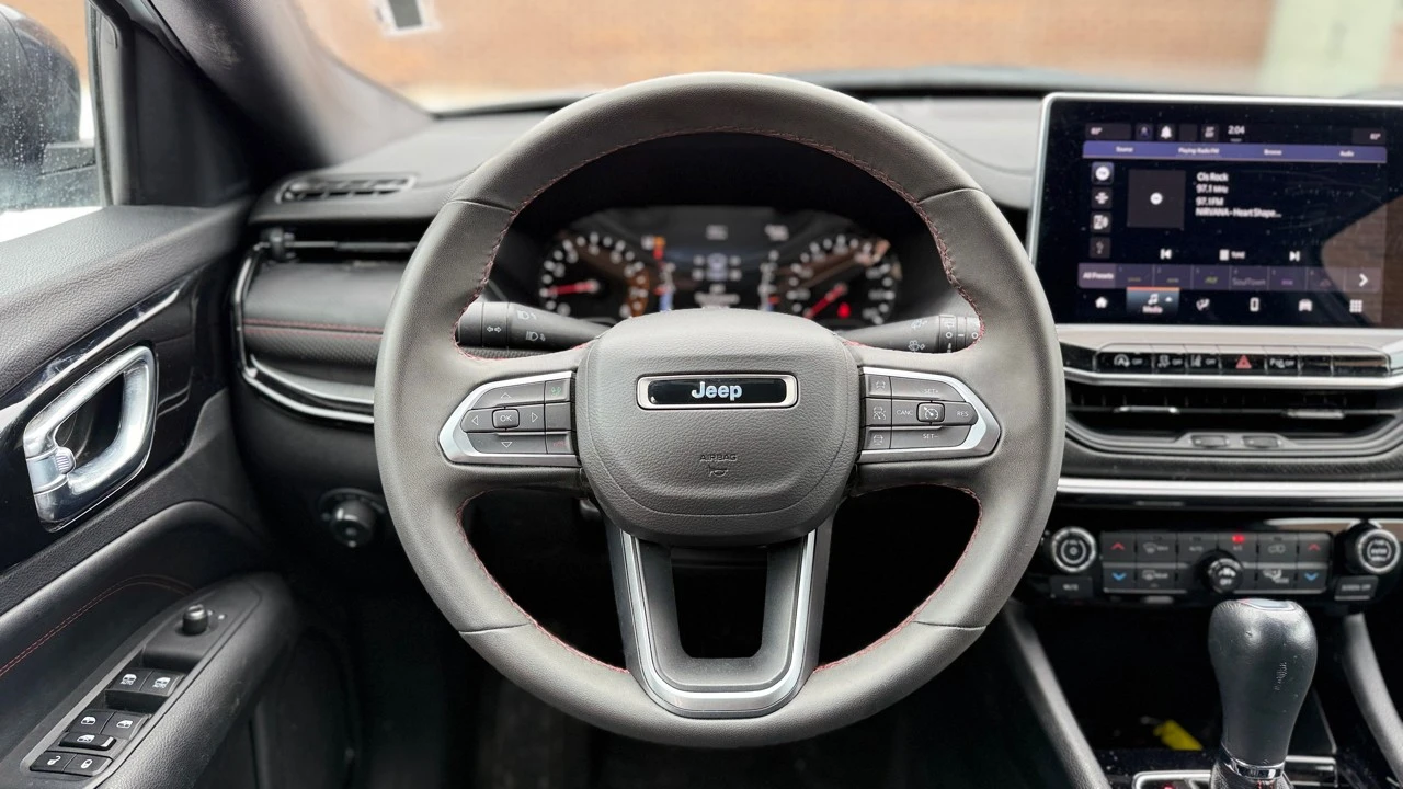 2023 Jeep Compass - Image 13 of 21