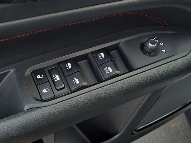 2023 Jeep Compass - Image 10 of 12