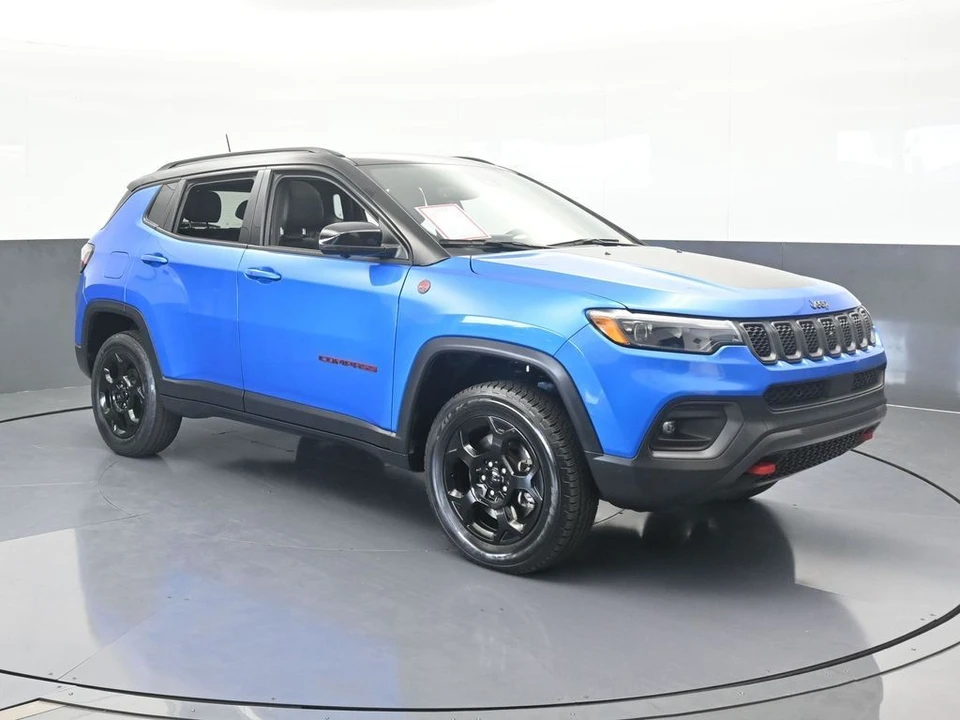 2023 Jeep Compass - Image 8 of 12