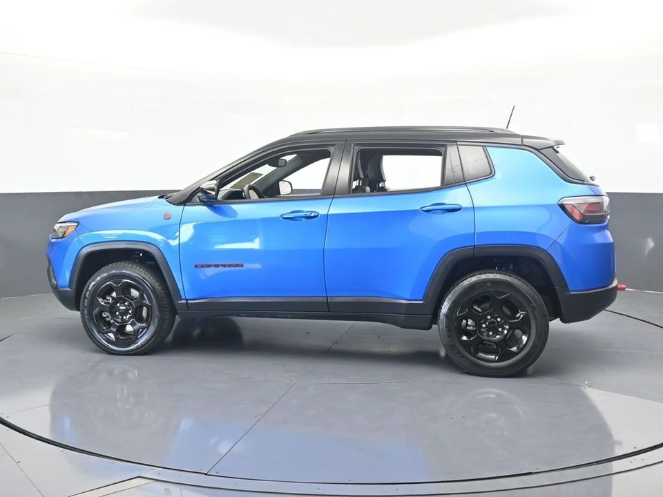 2023 Jeep Compass - Image 3 of 12