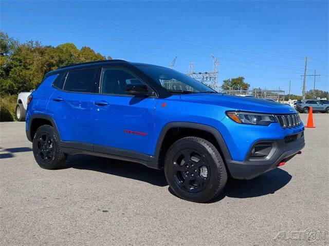 2023 Jeep Compass - Image 2 of 12