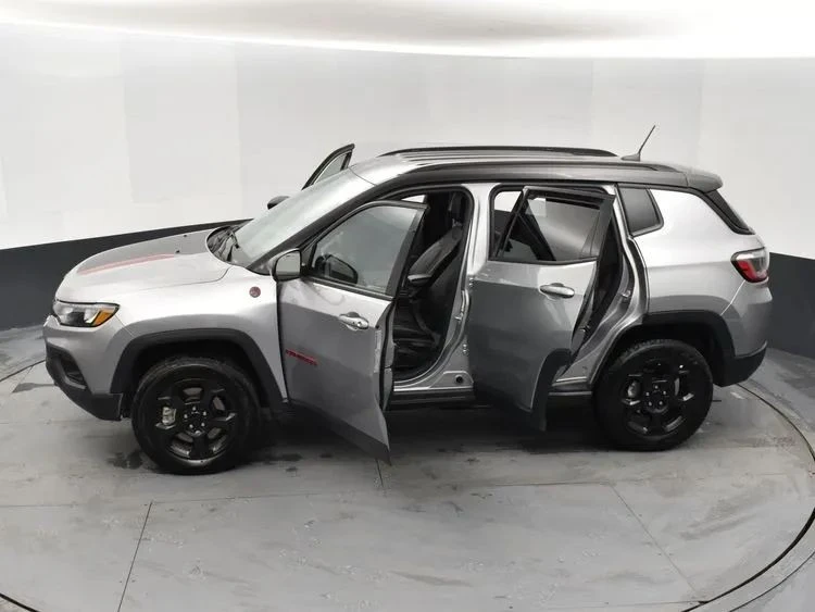 2023 Jeep Compass - Image 7 of 12