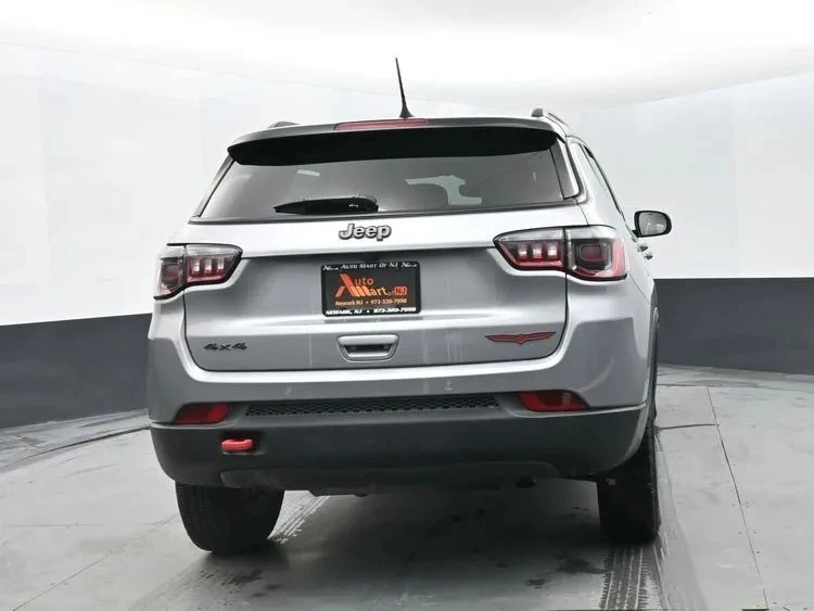 2023 Jeep Compass - Image 8 of 12