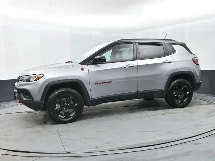 2023 Jeep Compass - Image 5 of 12