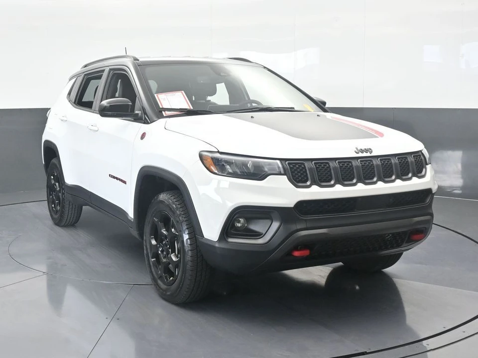 2023 Jeep Compass - Image 9 of 12