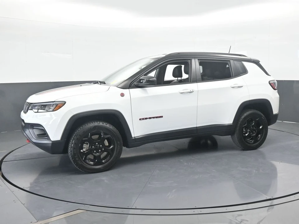 2023 Jeep Compass - Image 2 of 12