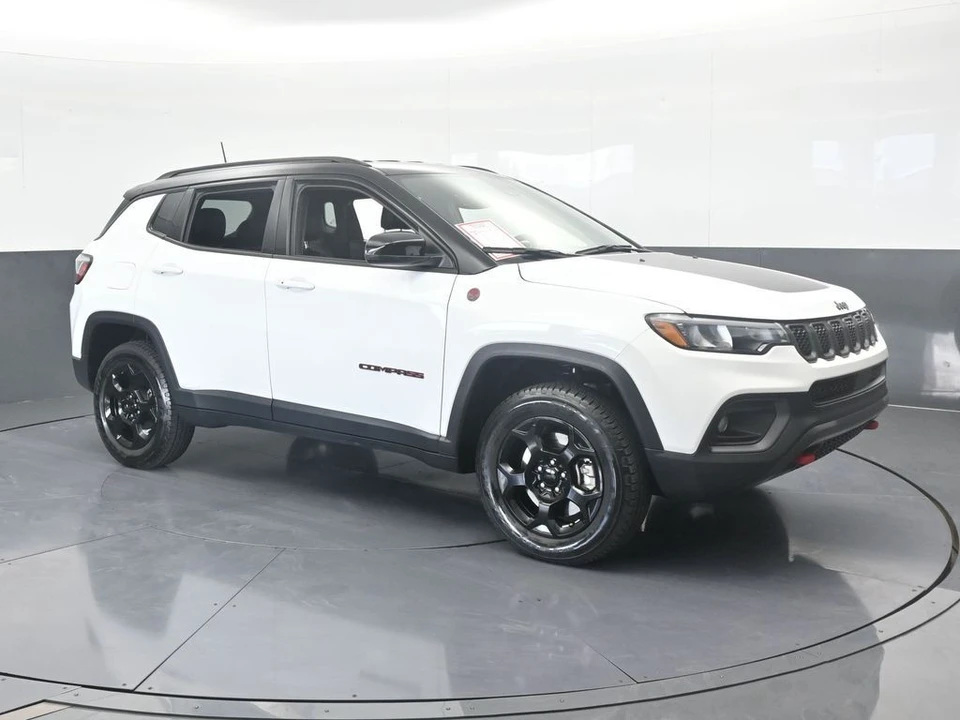 2023 Jeep Compass - Image 8 of 12