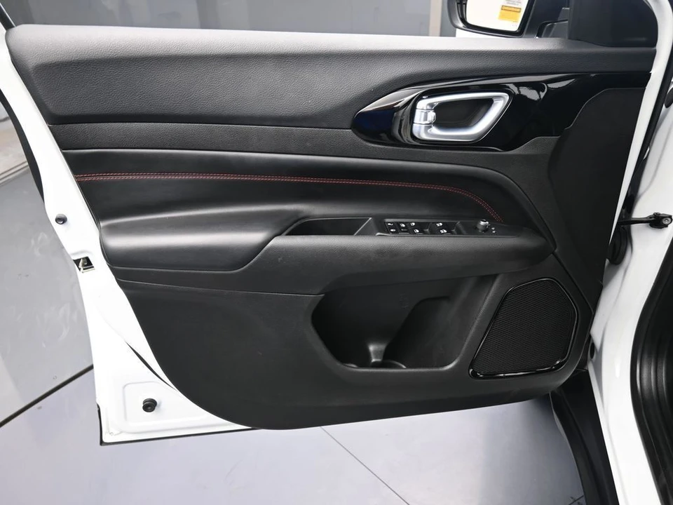 2023 Jeep Compass - Image 12 of 12