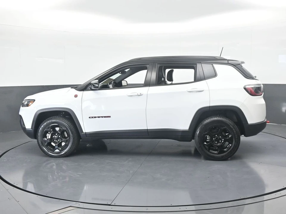 2023 Jeep Compass - Image 3 of 12