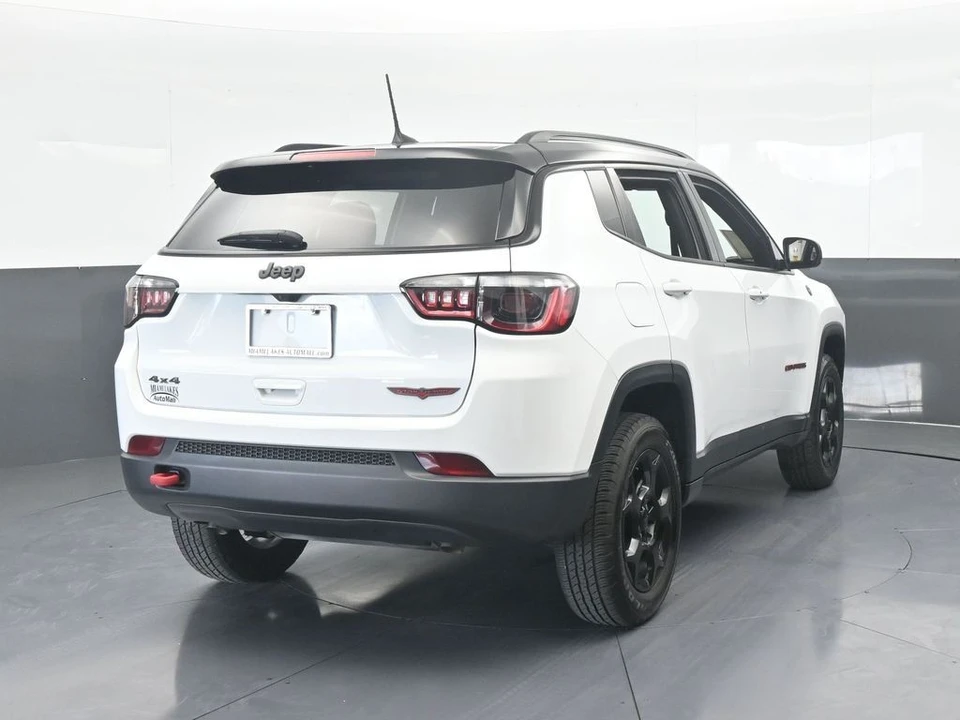 2023 Jeep Compass - Image 5 of 12