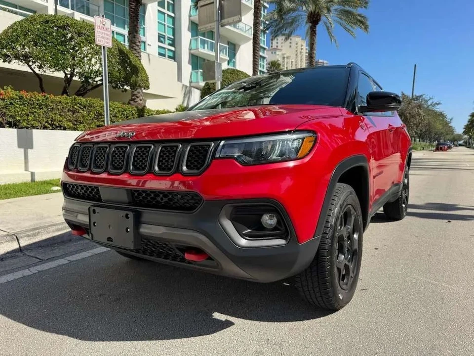 2023 Jeep Compass - Image 11 of 12