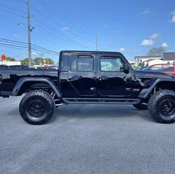 2023 Jeep Gladiator Mojave 4WD 4D Crew Cab