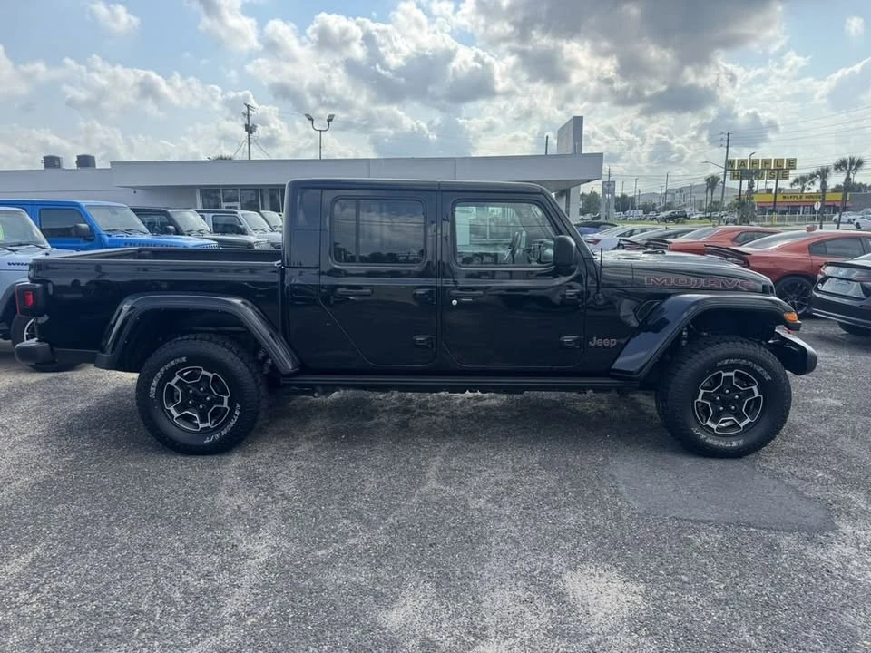 2023 Jeep JT Gladiator - Image 2 of 11