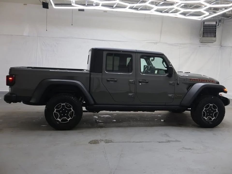 2023 Jeep JT Gladiator - Image 5 of 19