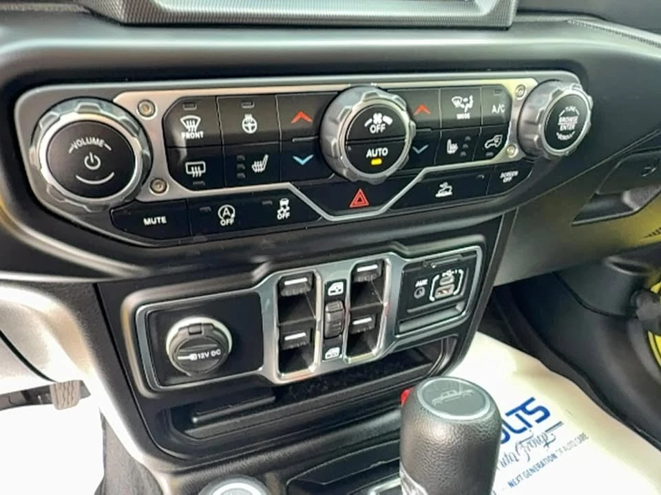 2023 Jeep JT Gladiator - Image 14 of 20
