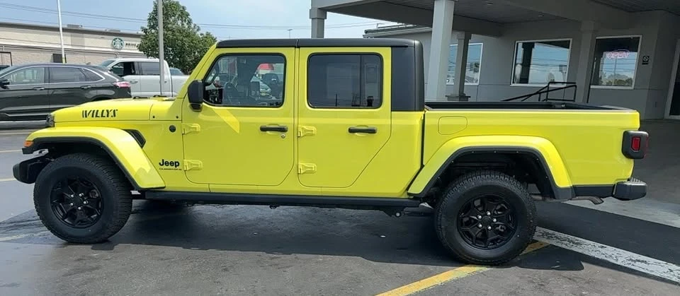 2023 Jeep JT Gladiator - Image 2 of 20