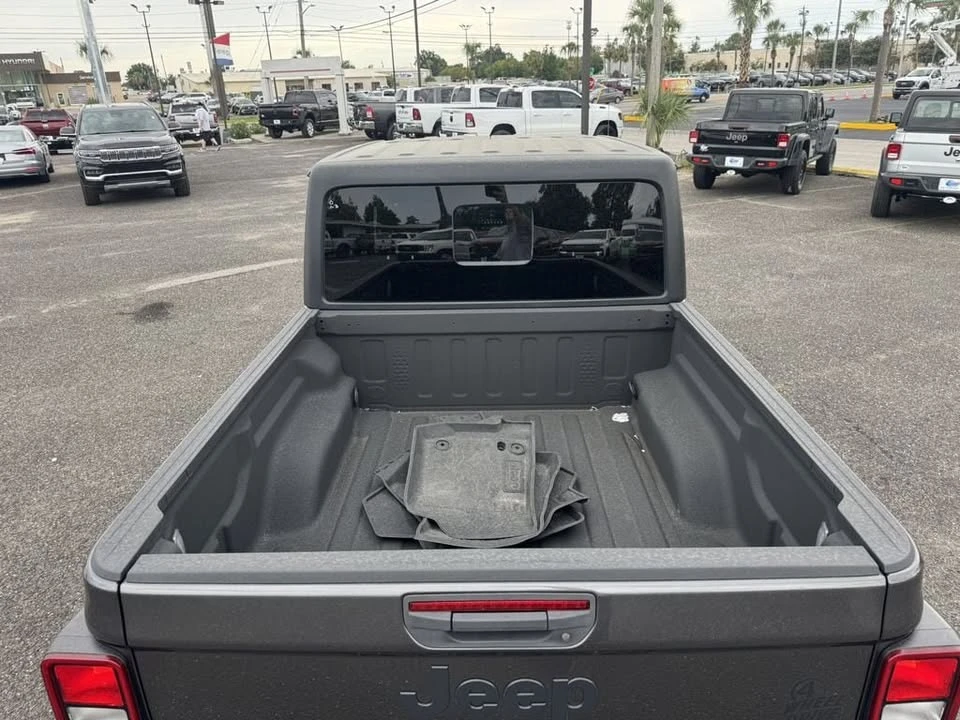 2023 Jeep JT Gladiator - Image 7 of 14